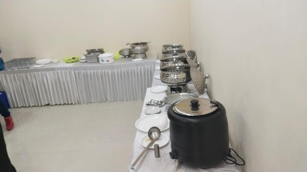 Shourya Hotel And Banquet ノイダ エクステリア 写真