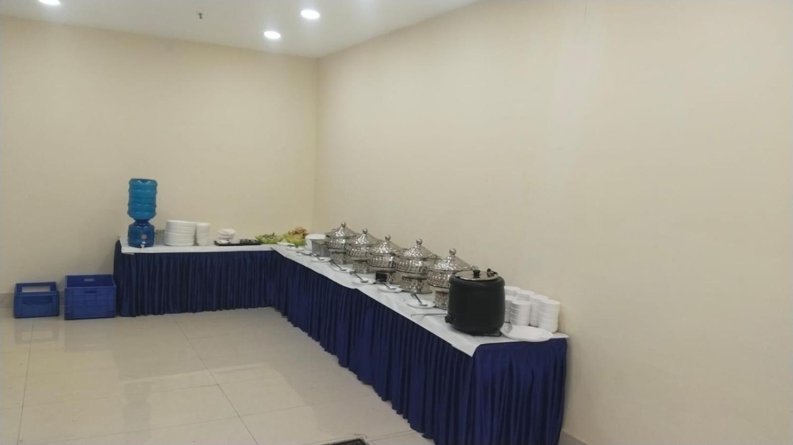 Shourya Hotel And Banquet ノイダ エクステリア 写真